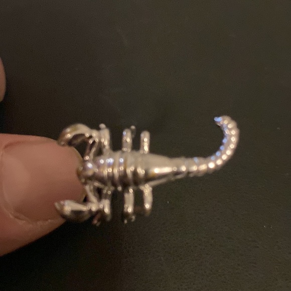 Designer Cuff links. “Scorpions” Robert Tateossian of London. - Picture 3 of 4